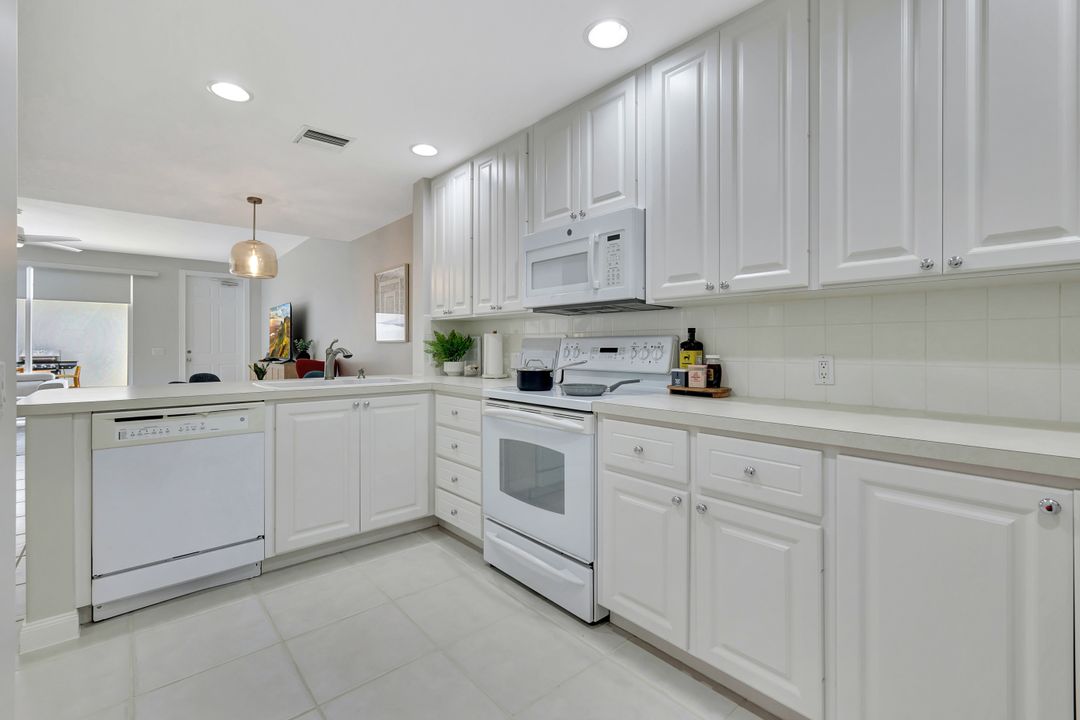 28508 Alessandria Cir, Bonita Springs, FL 34135