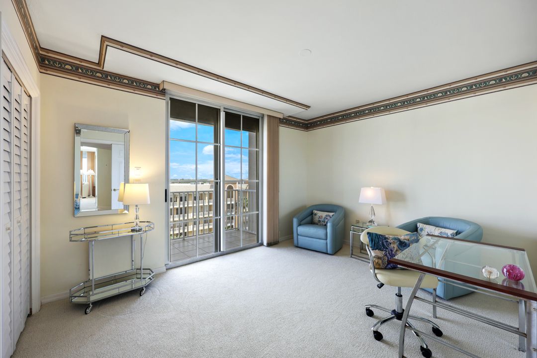 9577 Gulf Shore Dr #704, Naples, FL 34108