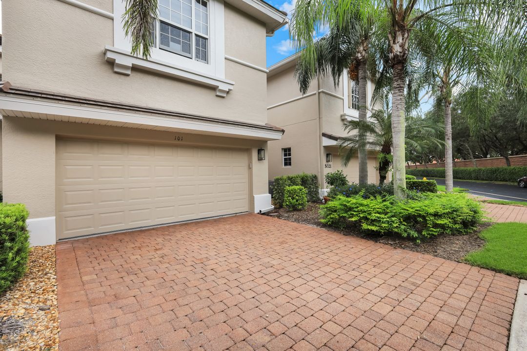5021 Maxwell Cir #3101, Naples, FL 34105