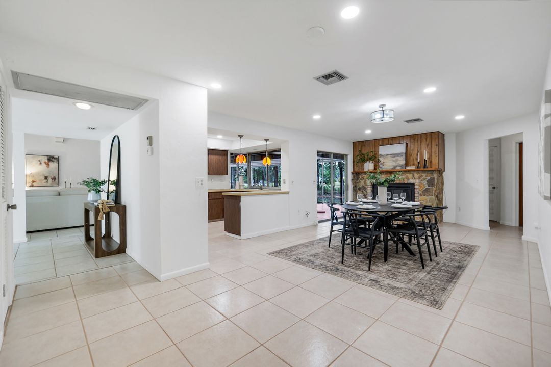 525 Weber Blvd N, Naples, FL 34120