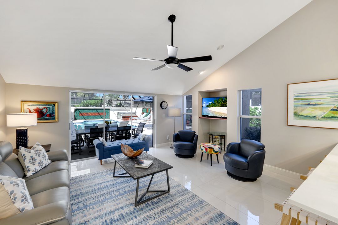 370 Edgemere Way N, Naples, FL 34105