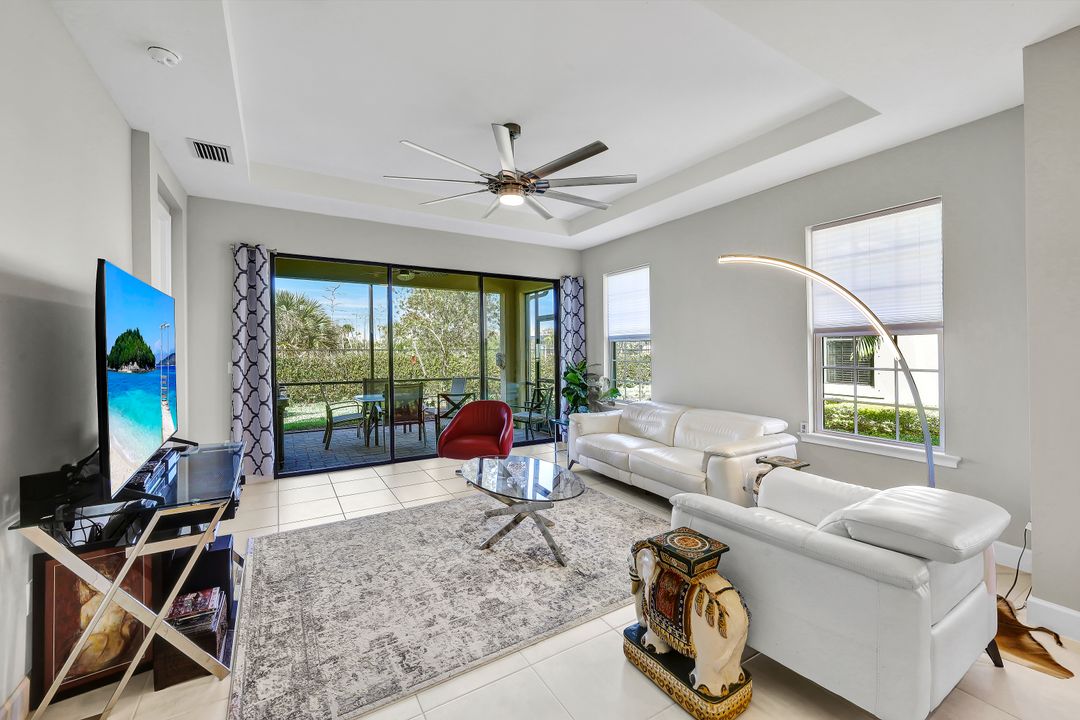 8107 Calle Canovas St, Naples, FL 34114