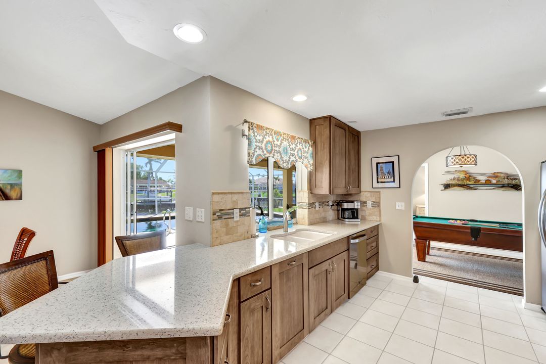 3749 SW 2nd Ave, Cape Coral, FL 33914