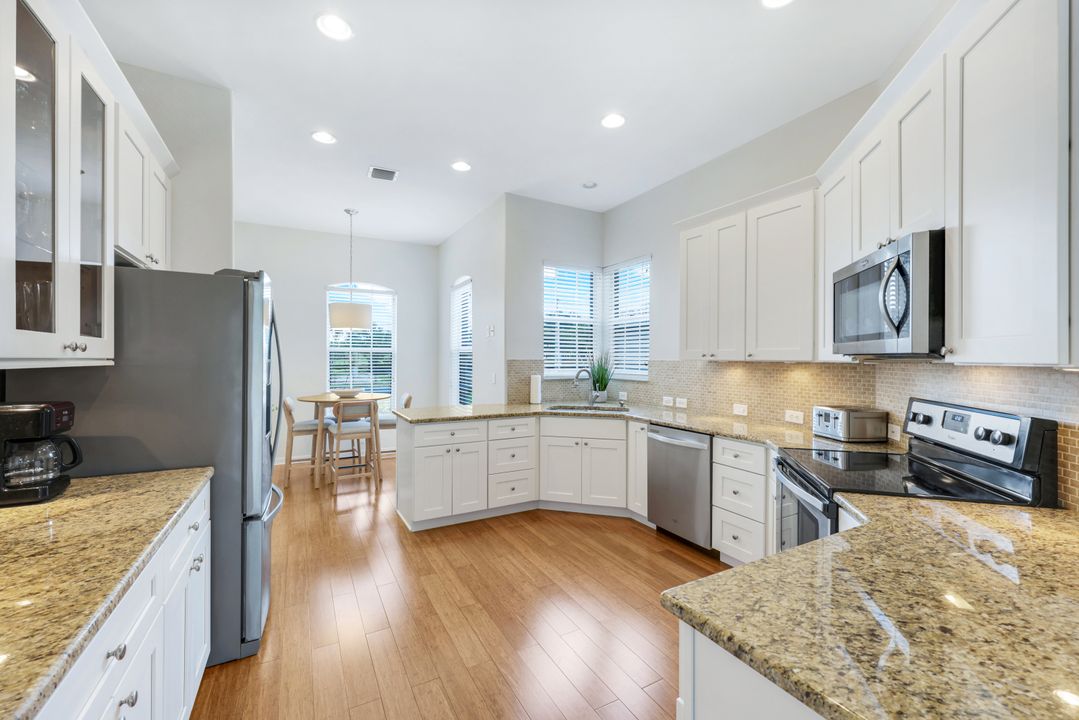 8621 Gleneagle Way, Naples, FL 34120