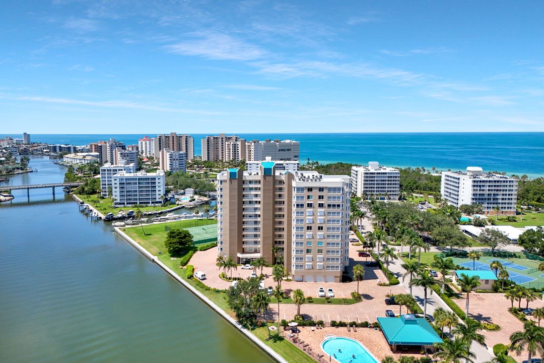 25 Bluebill Ave #1103, Naples, FL 34108