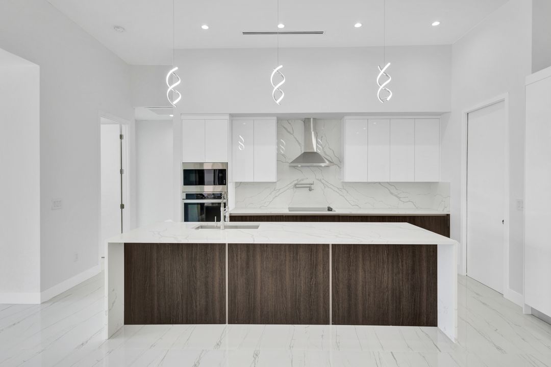 2029 SW 41st St, Cape Coral, FL 33914