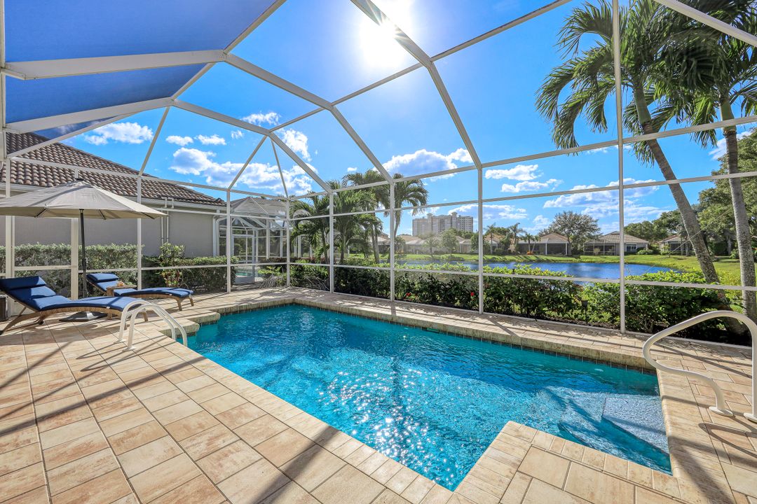 463 Tullamore Ln, Naples, FL 34110