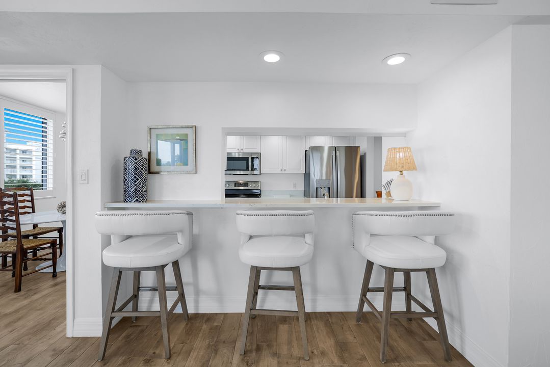 11118 Gulf Shore Dr #A401, Naples, FL 34108