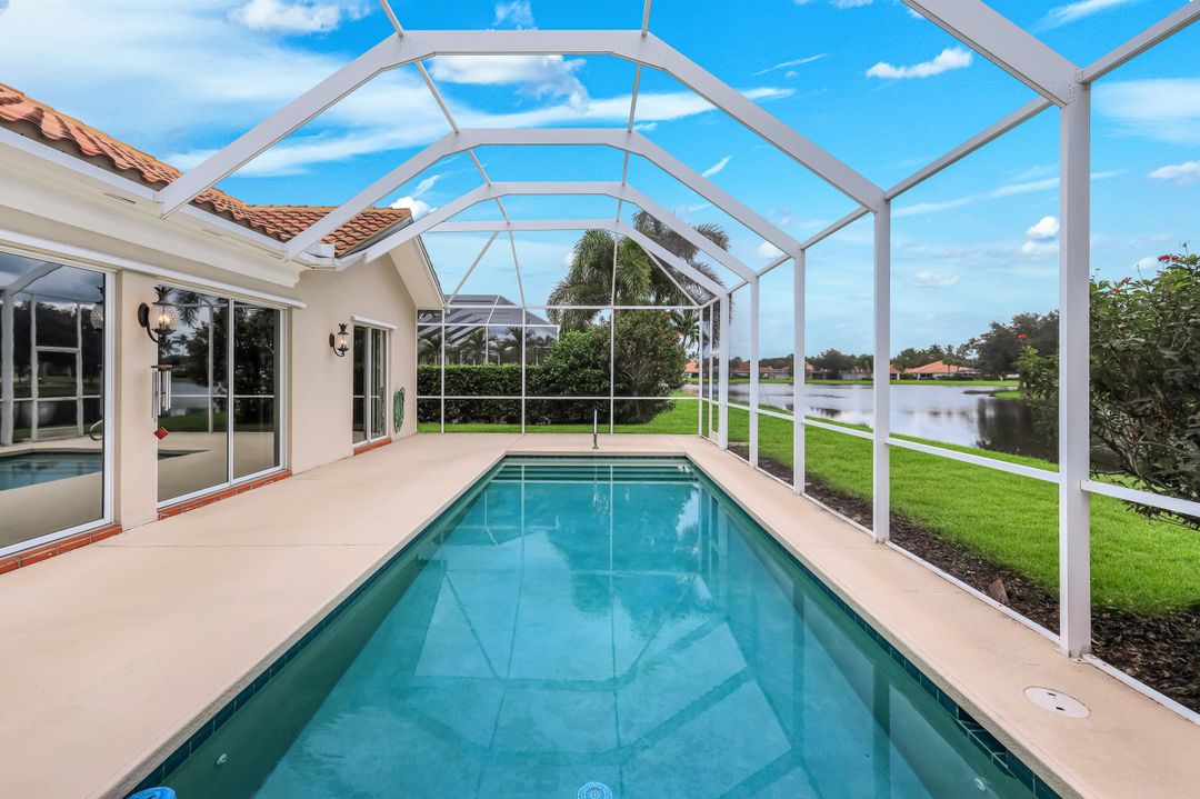 4362 Queen Elizabeth Way, Naples, FL 34119