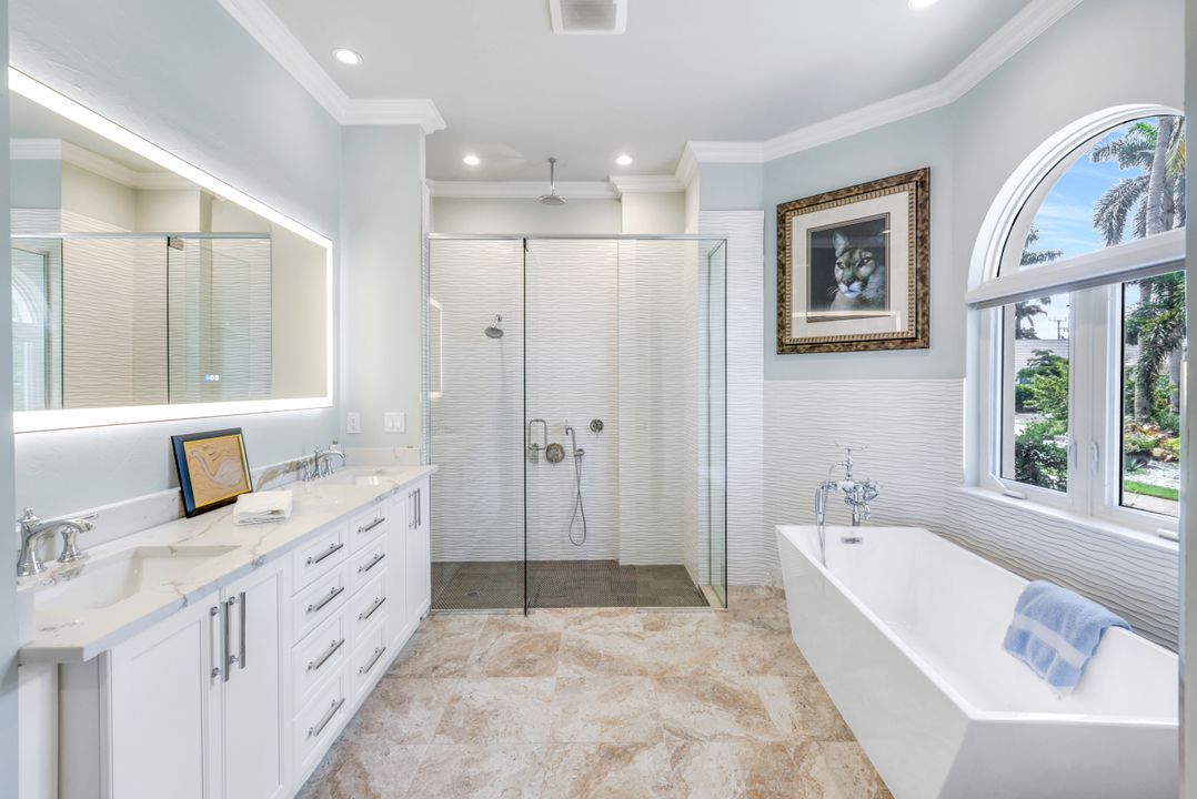 491 Wedge Dr, Naples, FL 34103