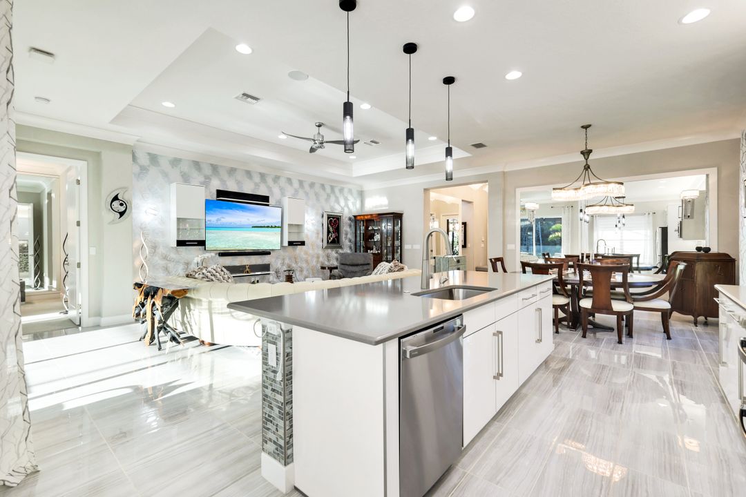 28560 Twain Dr, Bonita Springs, FL 34135