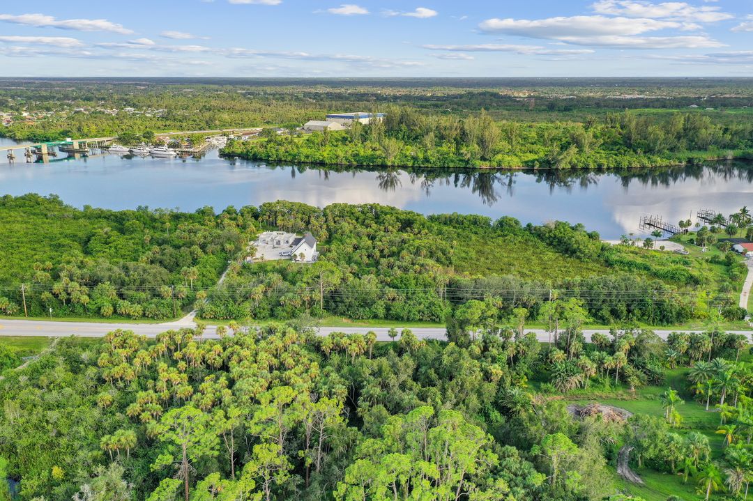 11731 Bayshore Rd, North Fort Myers, FL 33917