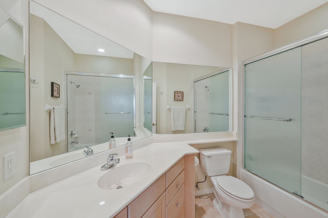 8535 Danbury Blvd #205, Naples, FL 34120