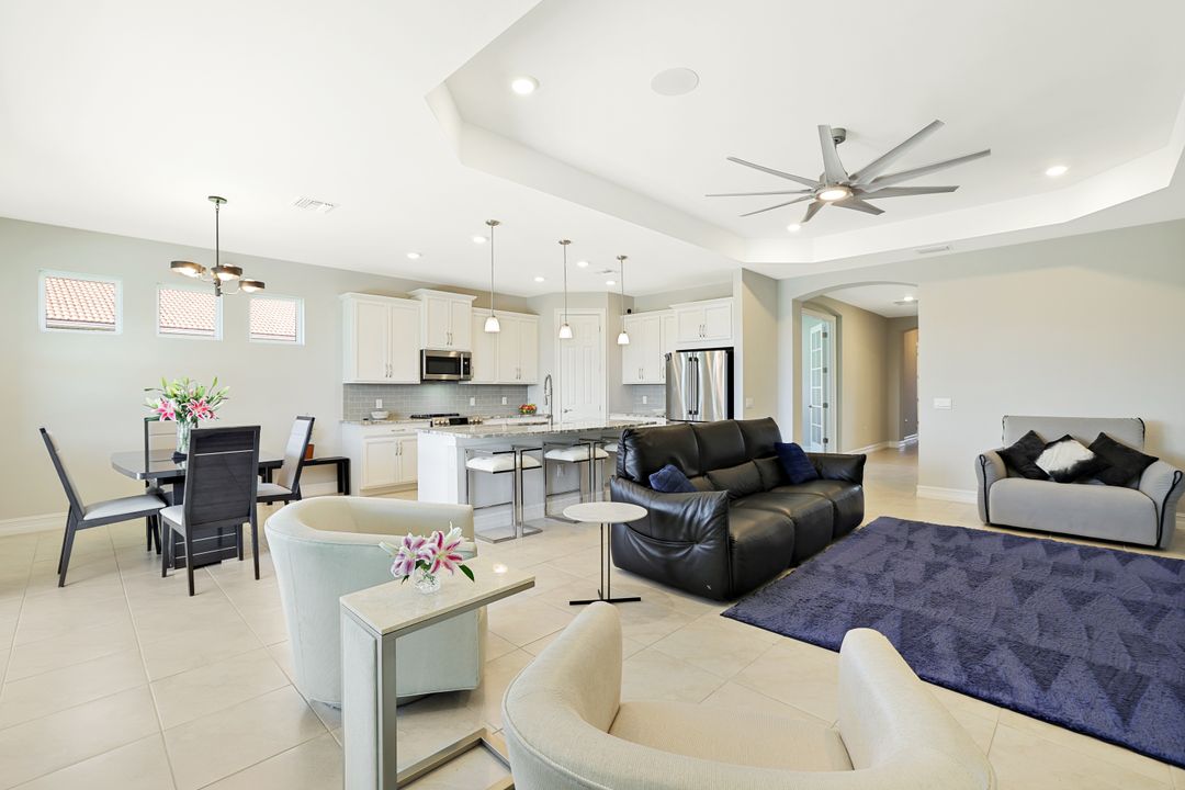 18680 Ensenada Dr, Naples, FL 34114