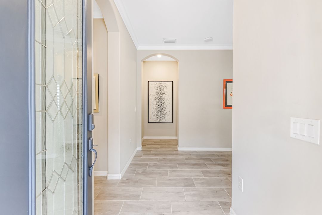 1603 Santiago Cir, Naples, FL 34113