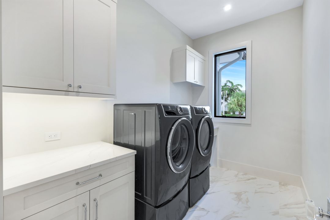 1610 Briarwood Ct, Marco Island, FL 34145