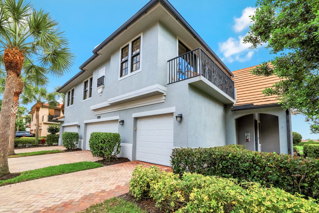 1383 Artesia Dr E #701, Naples, FL 34113