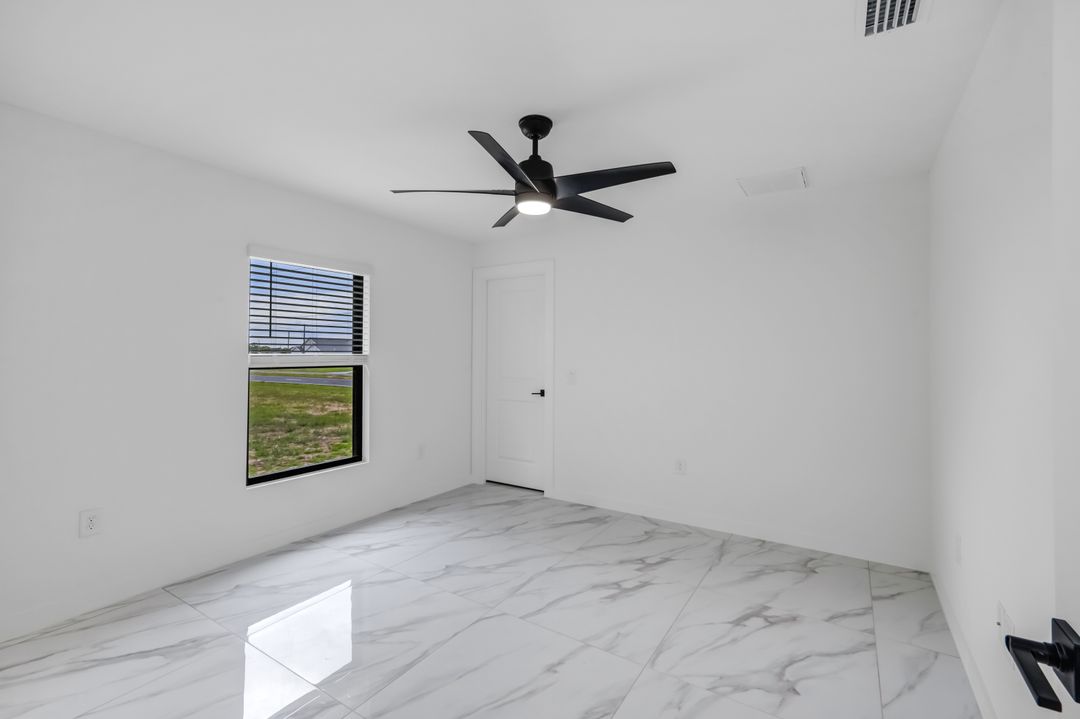 523 Wilmington Pkwy, Cape Coral, FL 33993