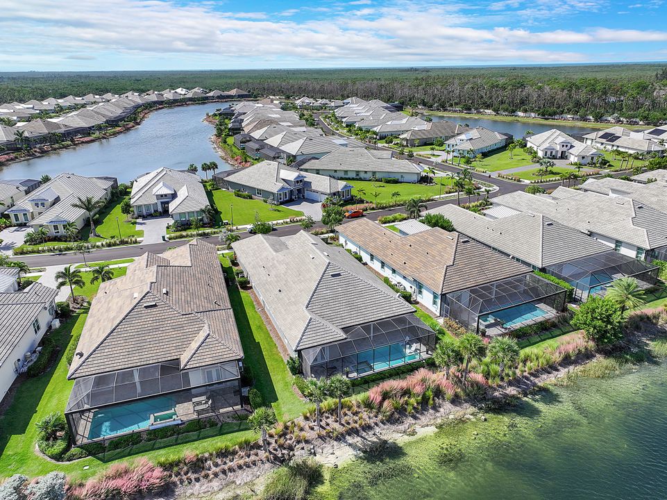 6177 Megans Bay Dr, Naples, FL 34112