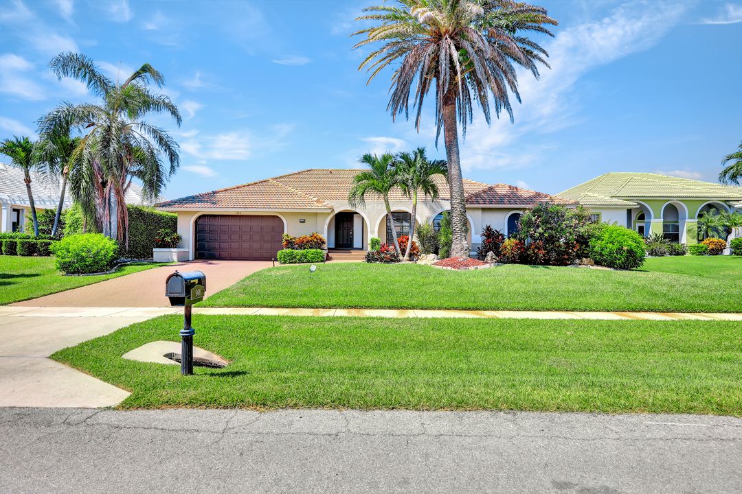 568 Elk Cir, Marco Island, FL 34145