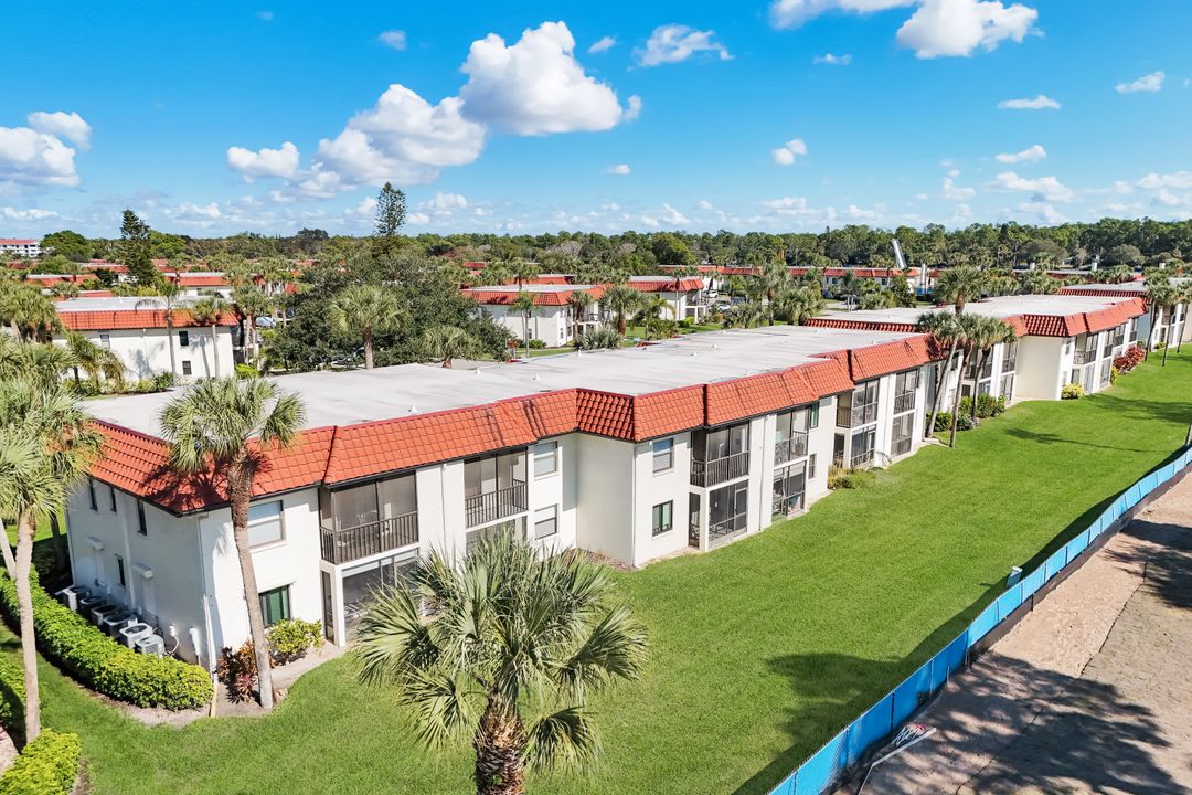 4346 27th Ct SW #101, Naples, FL 34116