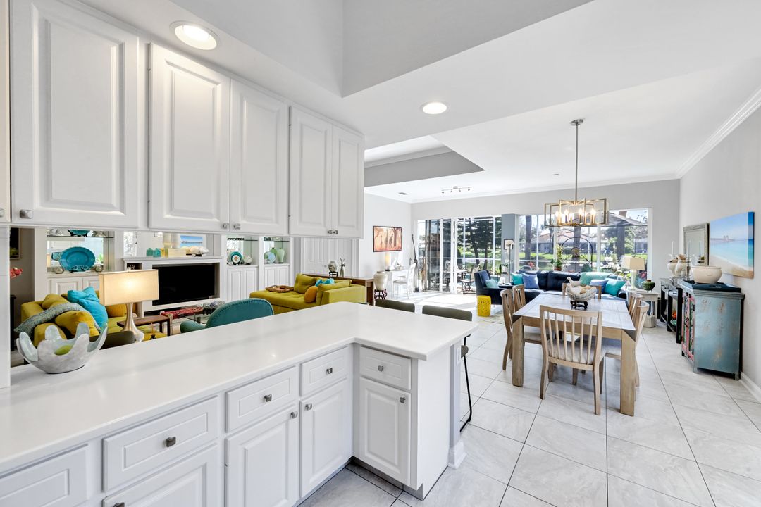 2925 Gilford Way, Naples, FL 34119