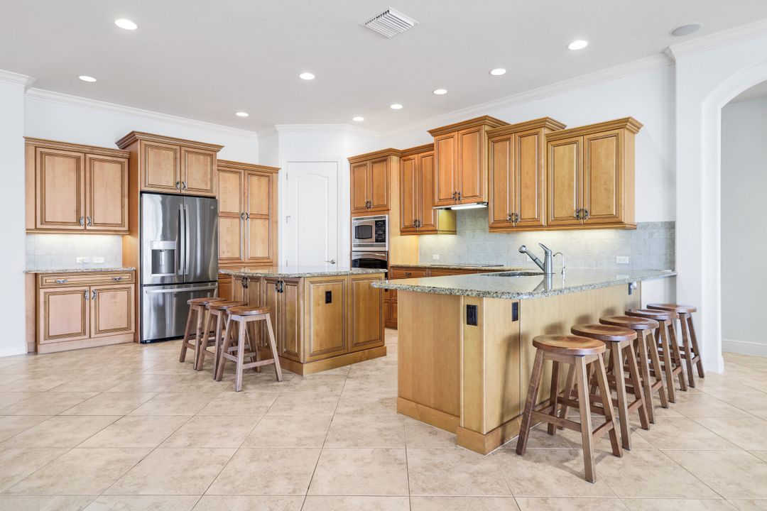 864 Magnolia Ct, Marco Island, FL 34145