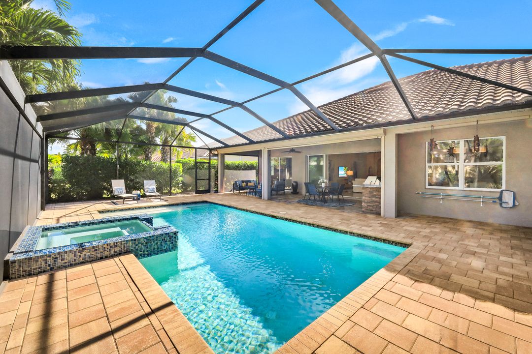 9314 Quarry Dr, Naples, FL 34120