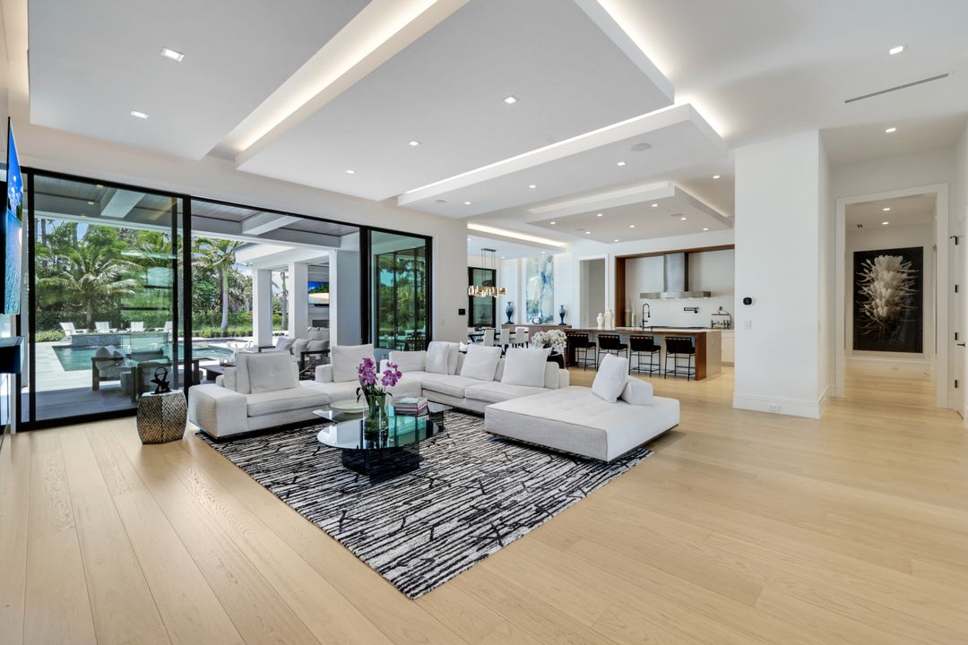 493 Carica Rd, Naples, FL 34108