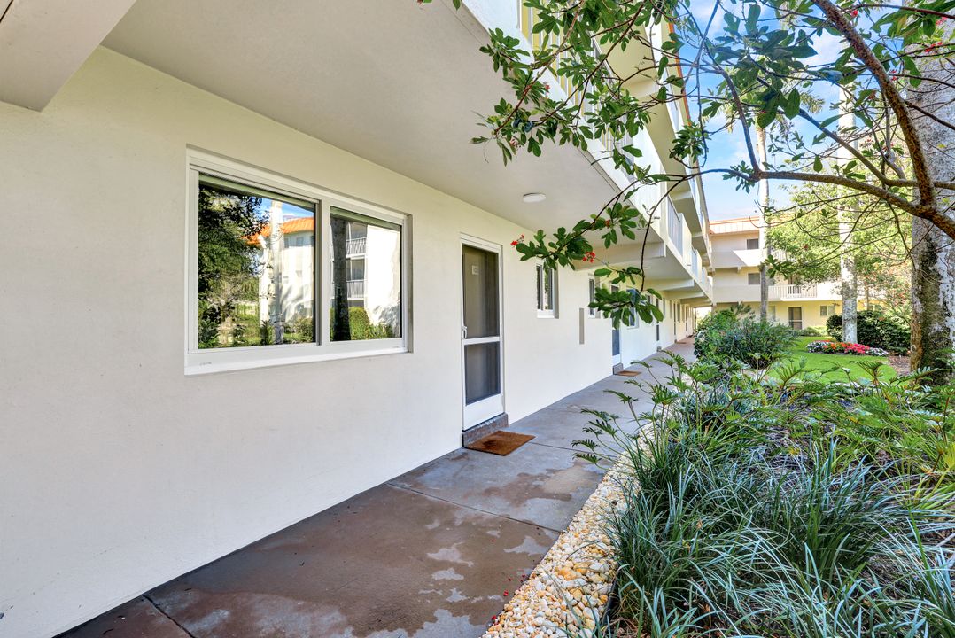 1100 Gulf Shore Blvd N #103, Naples, FL 34102