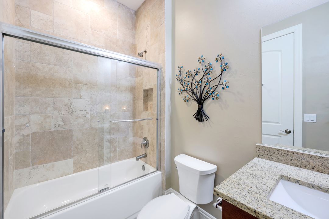 7598 Moorgate Point Way, Naples, FL 34113