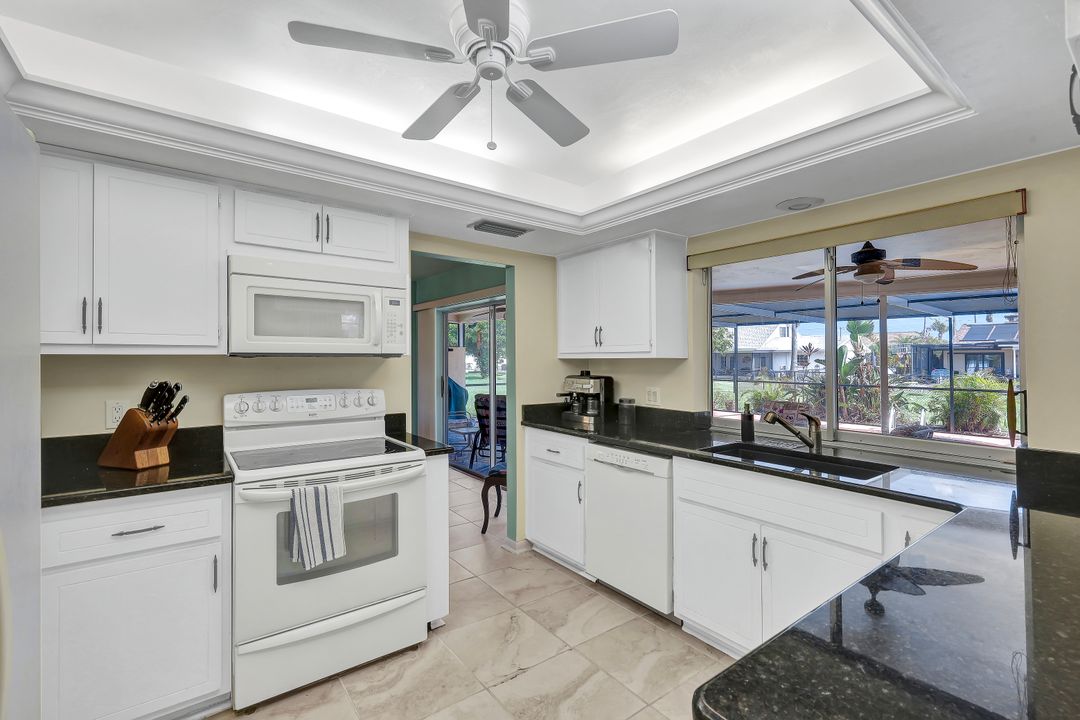 701 SW 52nd St, Cape Coral, FL 33914