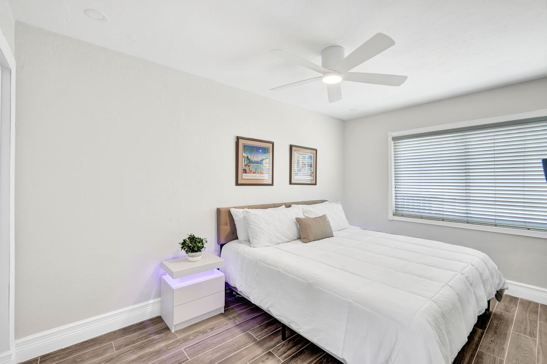 701 93rd Ave N, Naples, FL 34108