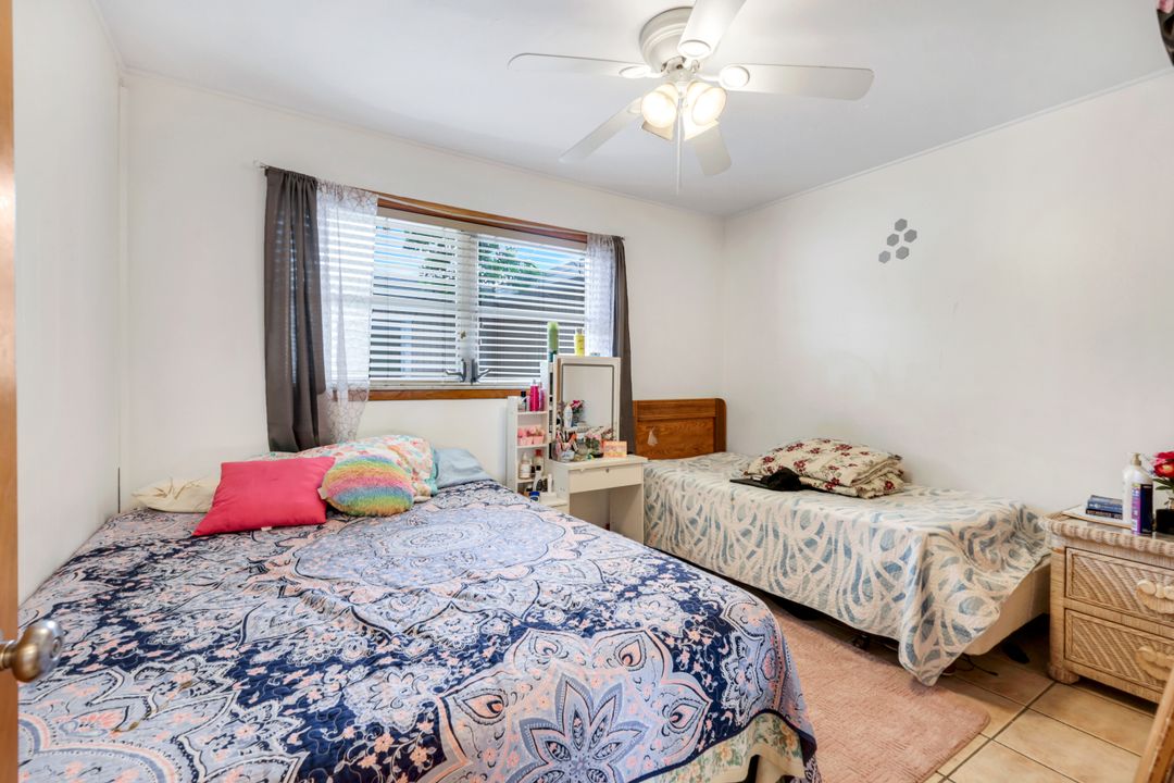 512 105th Ave N #1-2, Naples, FL 34108