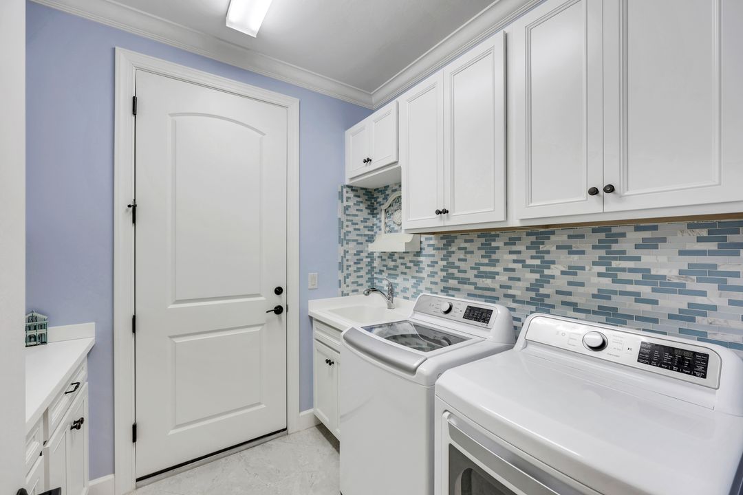 9328 Surfbird Ct, Naples, FL 34120