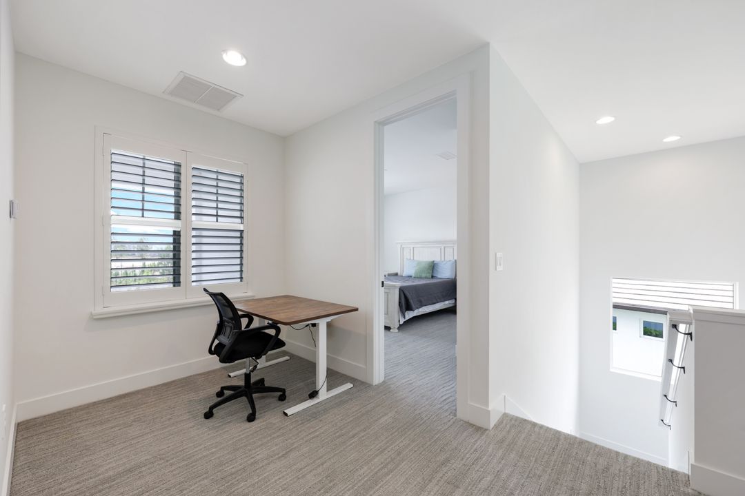 3697 Sapphire Cv Cir, Naples, FL 34114