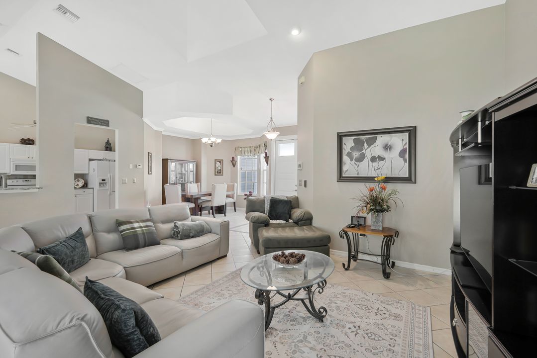 3830 SW 15th Pl, Cape Coral, FL 33914