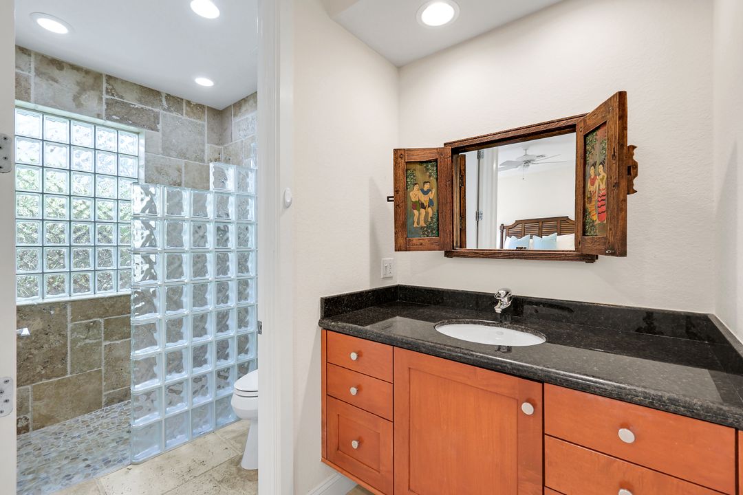 210 Central Ave, Naples, FL 34102