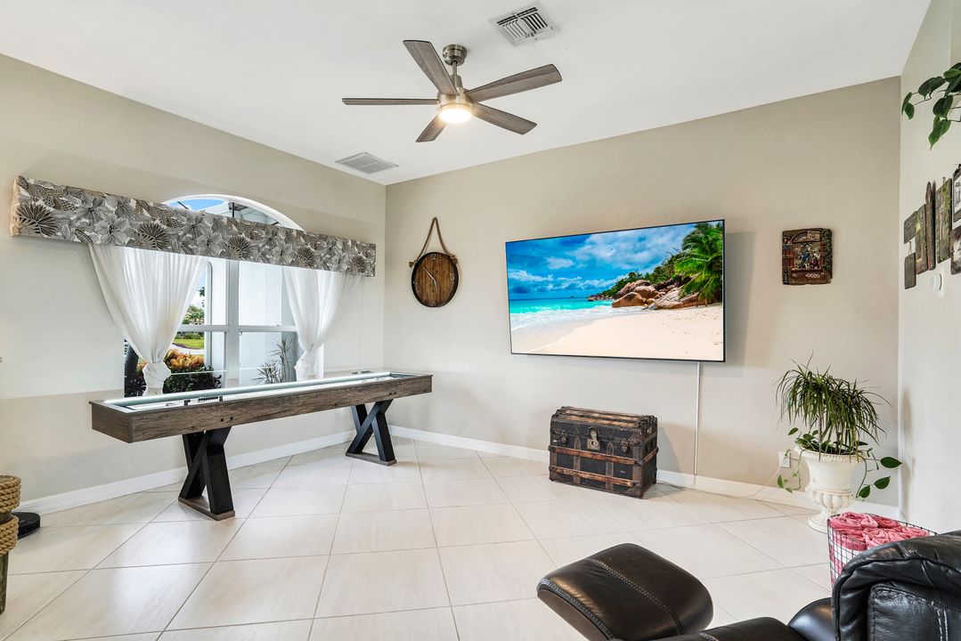 2210 Cape Coral Pkwy W, Cape Coral, FL 33914