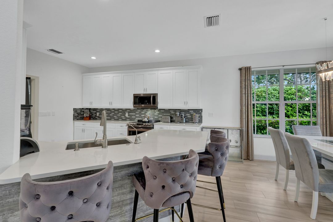 20001 Seadale Ct, Estero, FL 33928