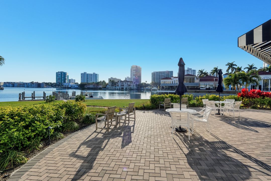 250 Park Shore Dr #801, Naples, FL 34103