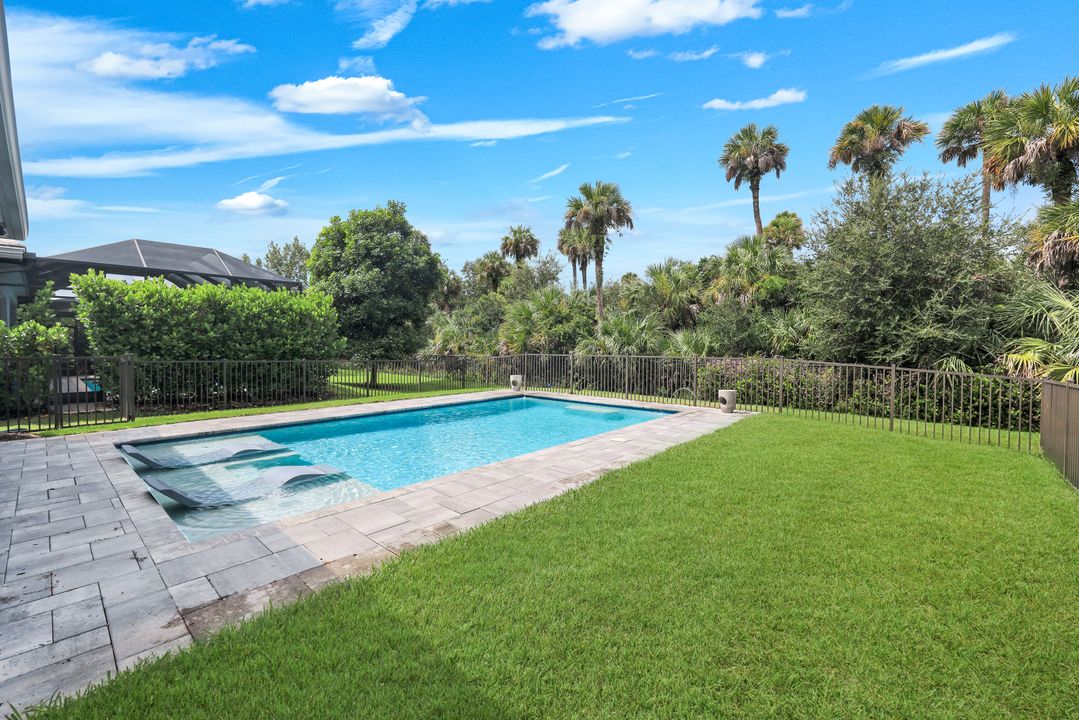 11855 Gardenia Ave, Naples, FL 34120