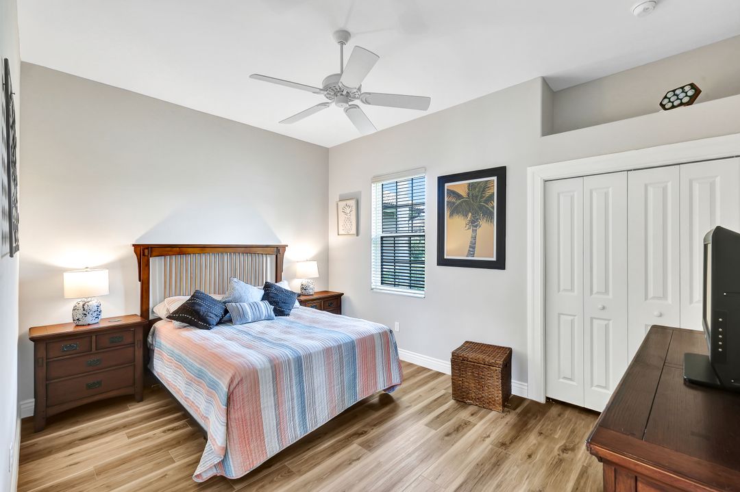 6172 Dogleg Dr, Naples, FL 34113