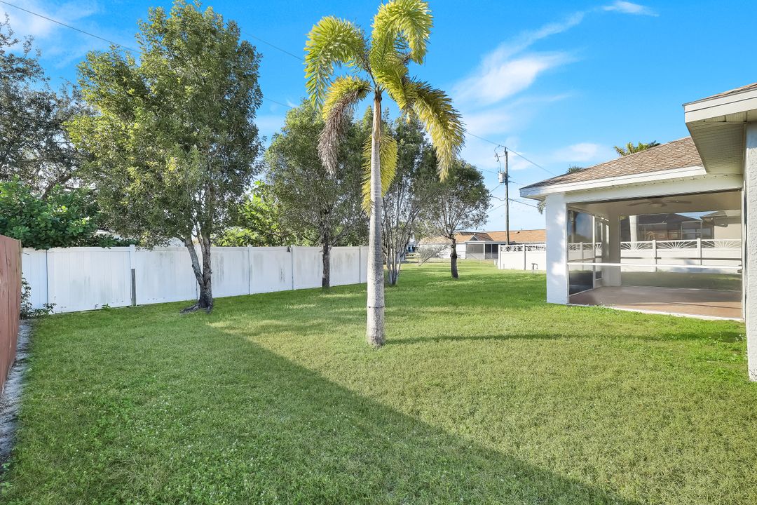 1706 NE 2nd Pl, Cape Coral, FL 33909