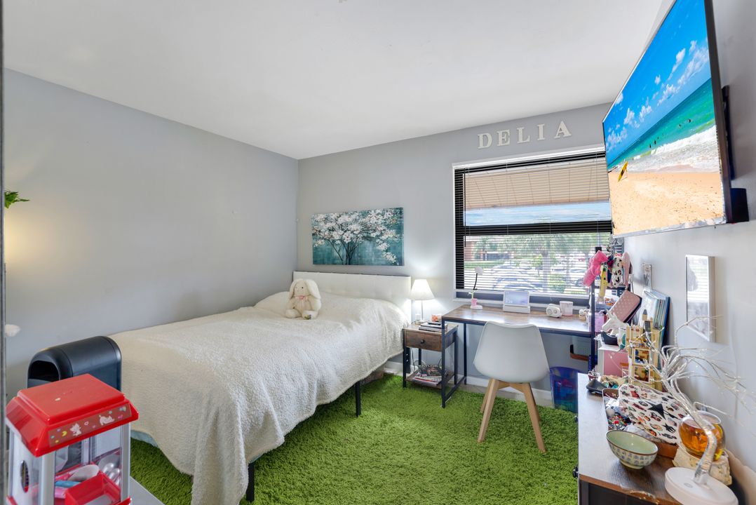 1542 Mainsail Dr #52D-4, Naples, FL 34114