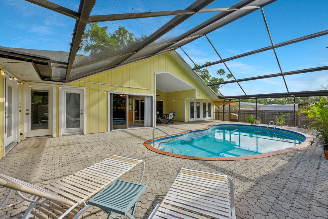 10370 Main Dr, Bonita Springs, FL 34135
