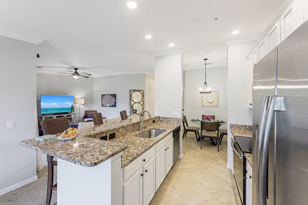 9828 Venezia Cir #1124, Naples, FL 34113