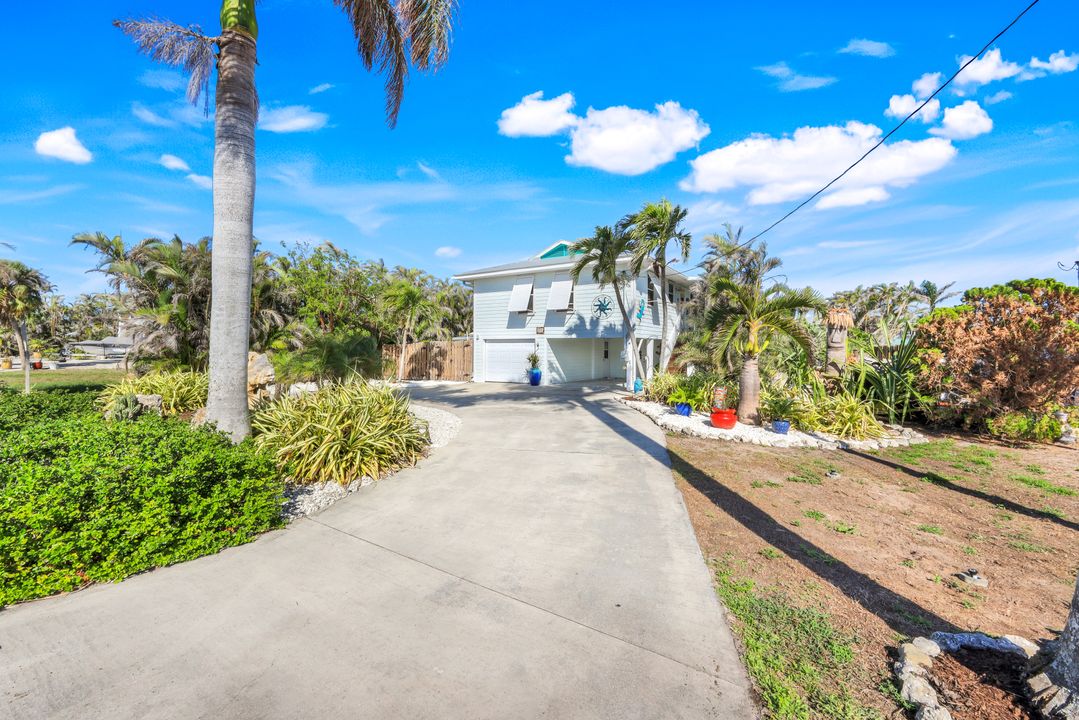 3232 Stabile Rd, Saint James City, FL 33956