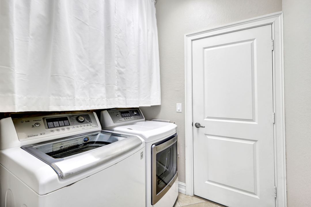 18493 Royal Hammock Blvd, Naples, FL 34114