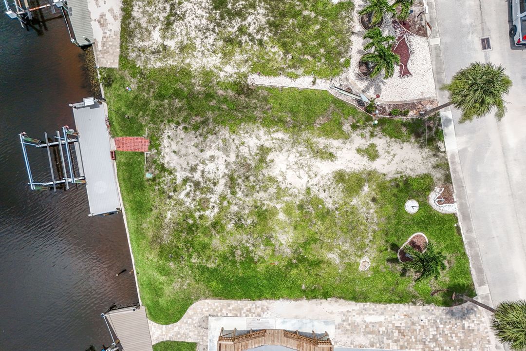 17841 Peppard Dr, Fort Myers Beach, FL 33931